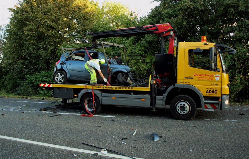 Schwerer VU Koeln Immendorf Kerkraderstr P362.JPG